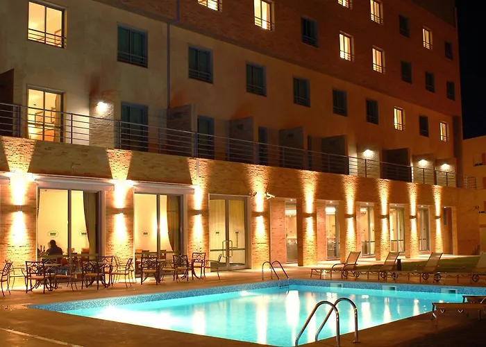 فندق ريال أويراس 4*